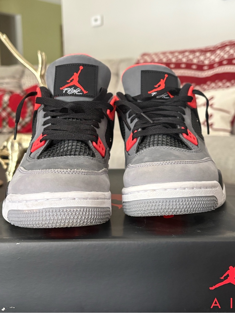 Jordan youth Sneakers in Gray and Red
